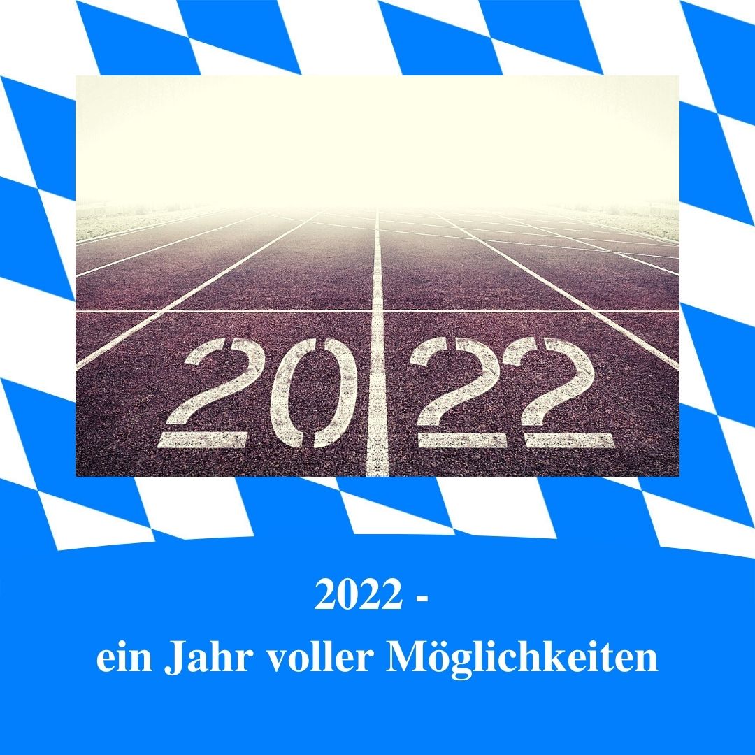 Bild für Folge Nummer 174 des bairischen Podcasts Bayern Absolut. Im Vordergrund ist eine Tartanbahn im Nebel. Auf Ihr geschrieben ist die Jahreszahl 2022. Das Bild ist umrahmt von weiß-blauen bayerischen Rauten.
